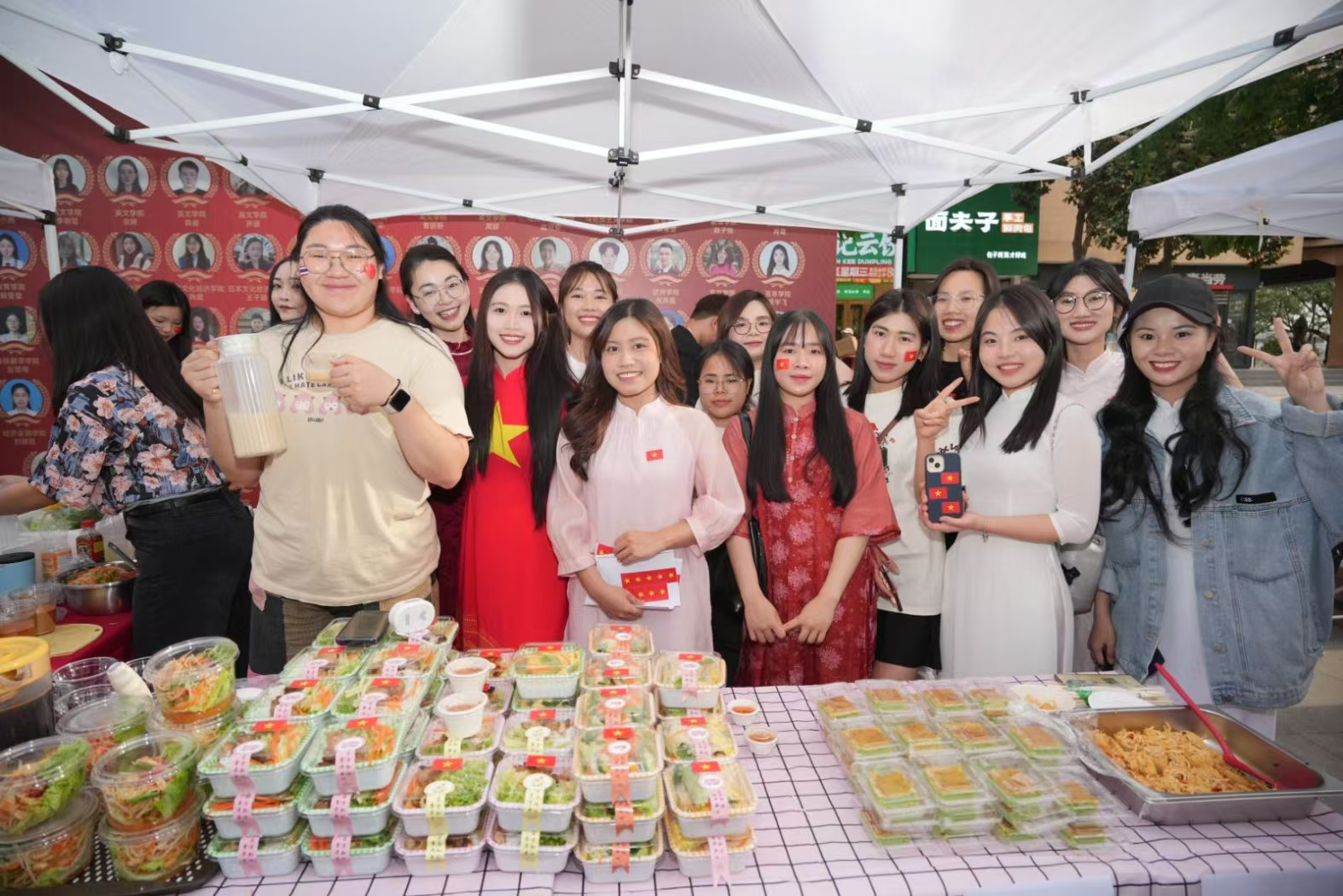 “文明交融·美美與共”西安外國語大學900余名中外學子共慶“國際中文日”_fororder_圖片5