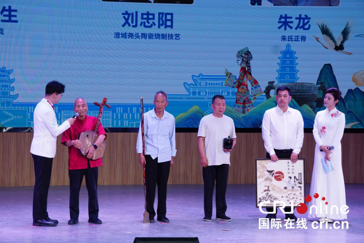 跟著非遺遊渭南  沉浸式體驗讓外國友人愛上中國文化_fororder_圖片3
