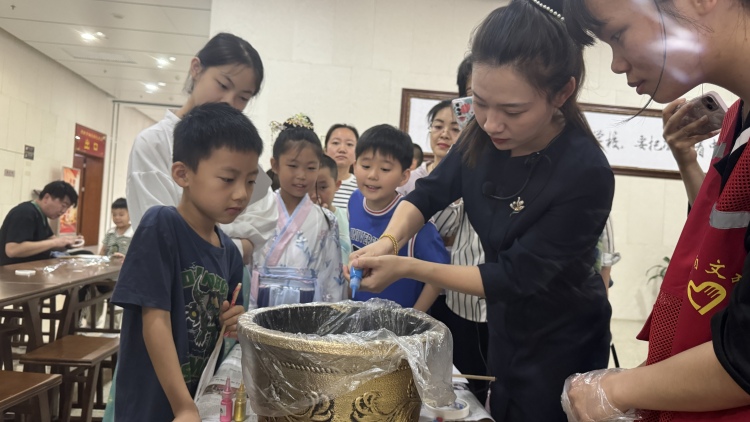 染扇 制鏡 做香囊 渭南市民博物館裏過端午_fororder_微信圖片_20250601113703
