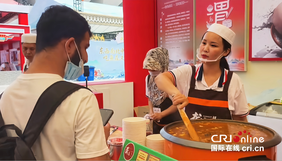 特色珍饈C位出道 第九屆絲博會渭南美食圈粉外國客商_fororder_圖片7