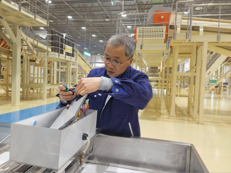 【陜西工人有絕活】吳鐫峰：“設備把脈”築牢生産智造根基_fororder_圖片1