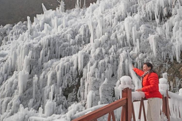 冬日浪漫 冰瀑美景_fororder_微信圖片_20260128085546_3637_1450