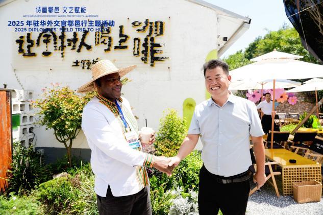 鄠邑村裏聚英才 何為中國鄉村的發展之匙_fororder_wps_doc_4