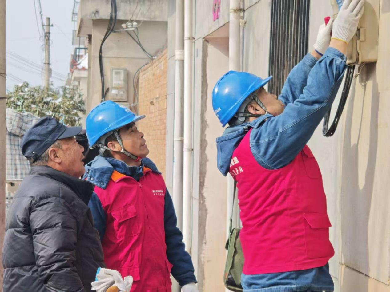 國網西安市長安區供電公司：克難奮進 築牢冬日電力防線_fororder_圖片4