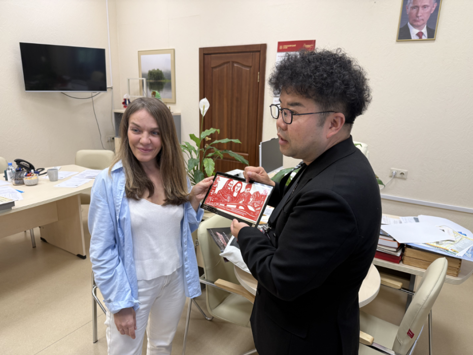 75年前的報紙跨越萬里“回家”！陜西省政協委員在俄獲特殊禮物“時光膠囊”_fororder_圖片3