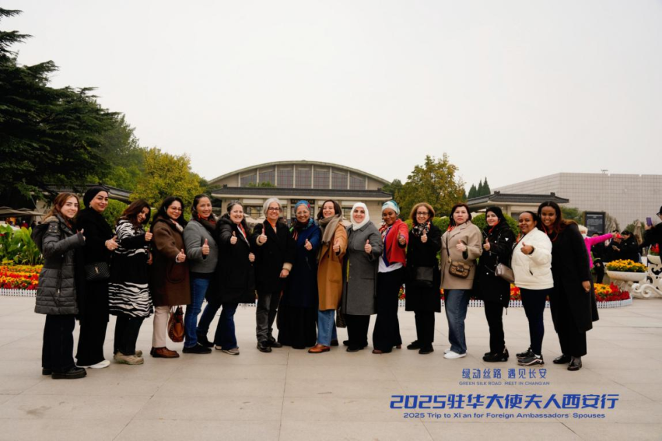 駐華大使夫人參觀兵馬俑 感受中華文明燦爛瑰寶_fororder_圖片40