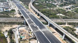 “一帶一路”中歐班列西安集結中心空鐵聯運項目主線橋貫通