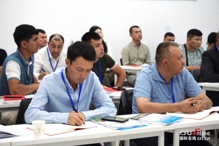 解鎖渭南農業“智慧密碼”  中亞農民再赴中國“取經”_fororder_圖片2