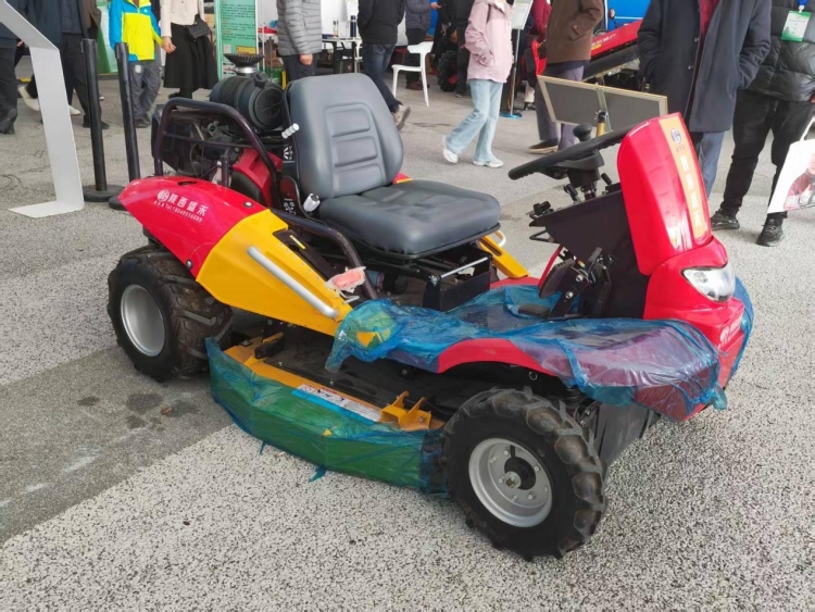 白水智慧農機裝備展亮相楊淩農高會 從“汗水農業”到“智慧農業”