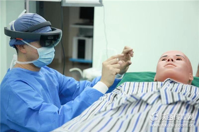 全國首個腫瘤AR精準診療基地成立 虛擬現實技術指導醫生手術