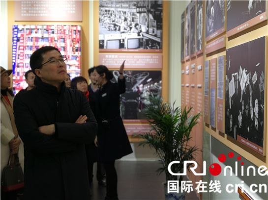 見證三秦芳華 市民遊客參觀“陜西改革開放40週年成就展”
