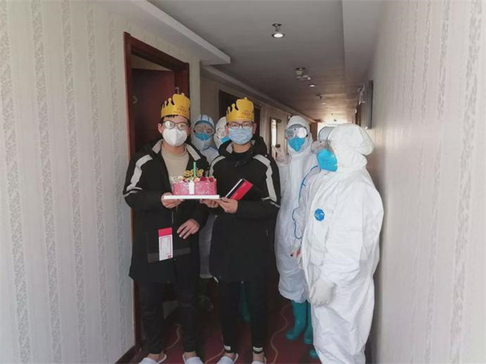 疫情防控一線裏特殊17歲生日
