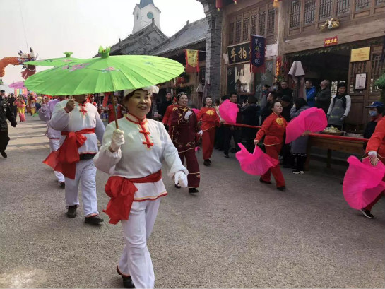 第三屆關中民俗文化節啟幕 白鹿原影視城遊人如織