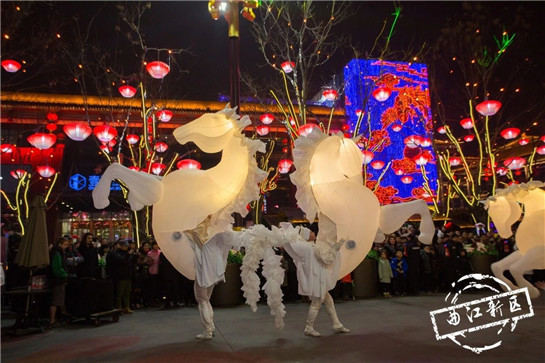 “飛魚+白馬”亮相大唐不夜城 打造夢幻“西安年”