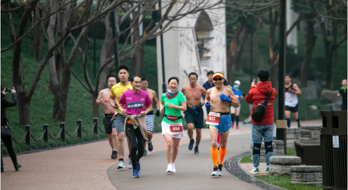 2020陜西民間馬拉松系列賽暨西安第九屆光豬跑活動在曲江舉行