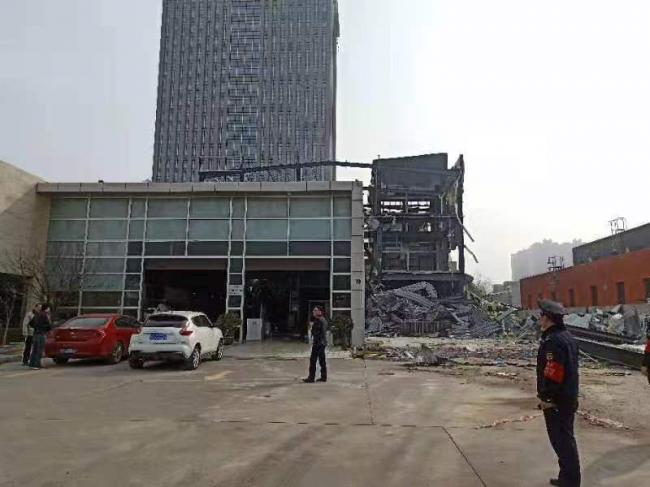 高新區城市管理局集中開展違建拆除活動