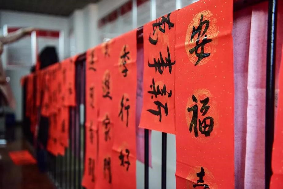 書法家走進西安航空基地  書寫春聯傳遞新年祝福