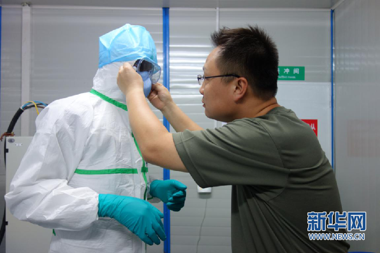 【新華網連線湖北】一對“寶爸”好兄弟 兩次生死戰疫情