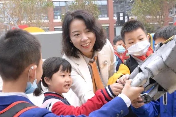 西安航天基地掀起校園科技發明熱潮_fororder_IMG_3913.JPG