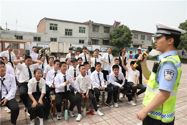 六一特別體驗活動        ——神犬奇兵走進五席坊小學_fororder_507546545571746358