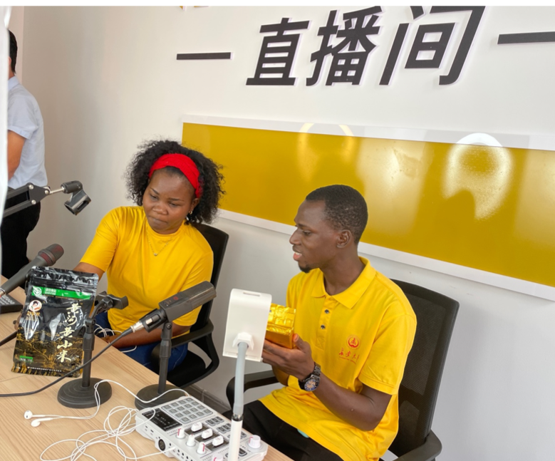 讓世界互聯 十國青年探尋龍工廠跨境電商落子渭南合陽的背後故事_fororder_圖片 1