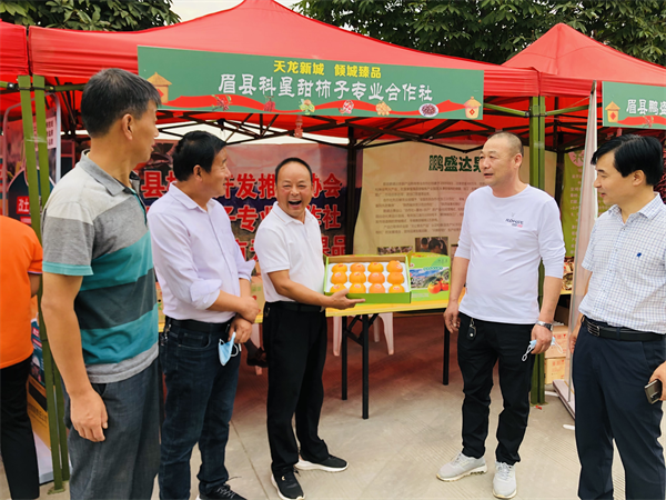 寶雞眉縣：“中國農民豐收節”展出農特産品受熱捧_fororder_圖片5