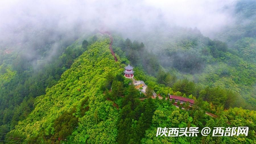 秦嶺腹地 雨後佛坪姿態萬千