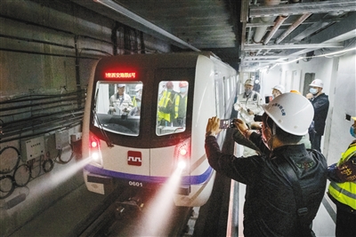 【中首  陜西】地鐵6號線一期 首批列車星空藍亮相