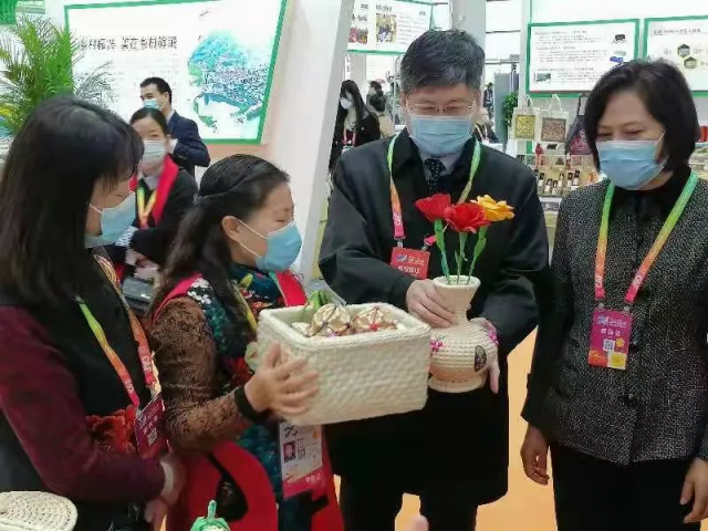 快來圍觀，“渭小妹”亮相農高會啦！_fororder_20211025164852Y6o