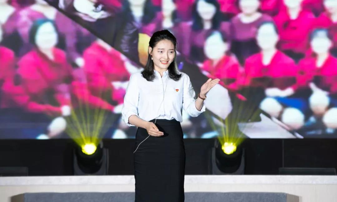 西安曲江新區黨工委組織舉辦“不忘初心 牢記使命——我們都是追夢人”迎“七一”主題宣講比賽