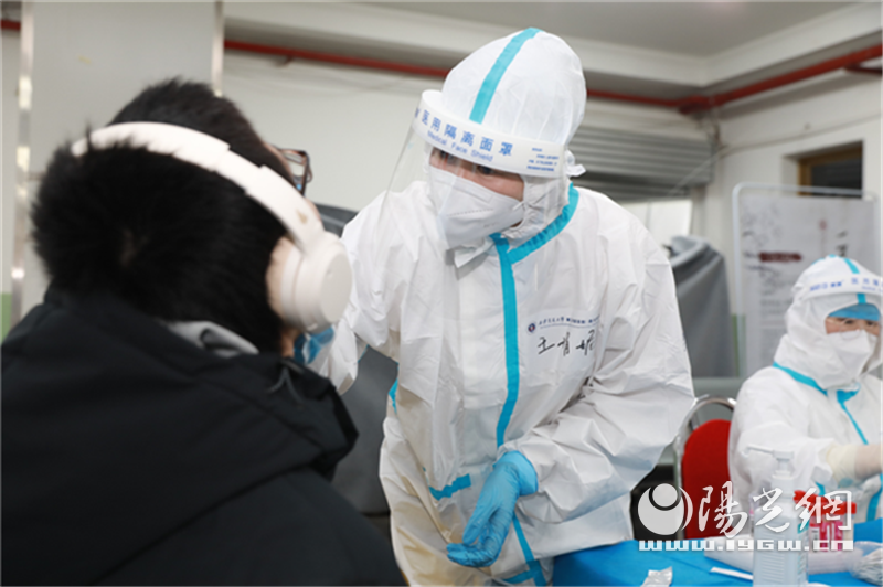 西安交大二附院組建核酸採樣隊進駐交大進行核酸檢測