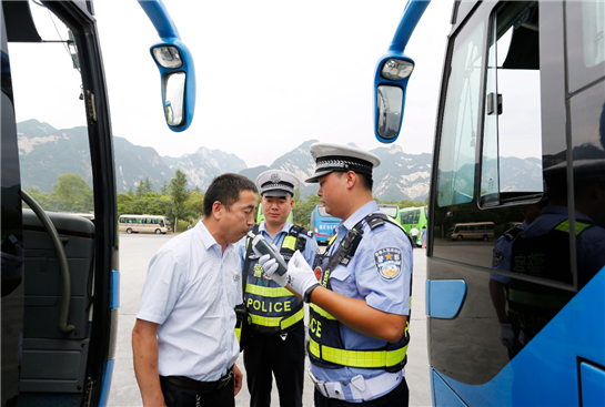 陜西華陰進入旅遊高峰季  安全不鬆懈