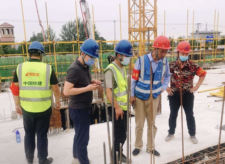 中鐵建設集團西安北辰世茂二期項目黨員聯合巡查隊為工程安全保駕護航