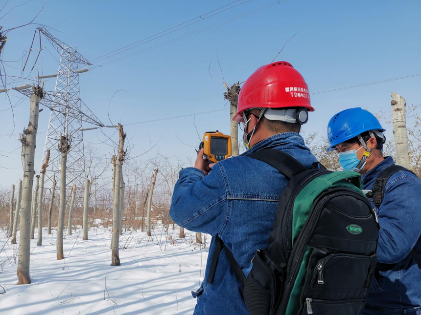 【網絡中國年·新春走基層】國網陜西電力：萬家燈火新春“掌燈人”“電”亮濃情年味_fororder_2