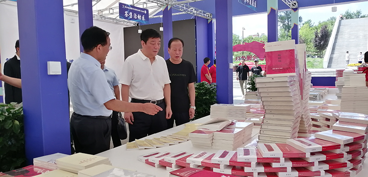 銅川市委書記楊長亞檢查全國圖書交易博覽會銅川分會場籌備情況