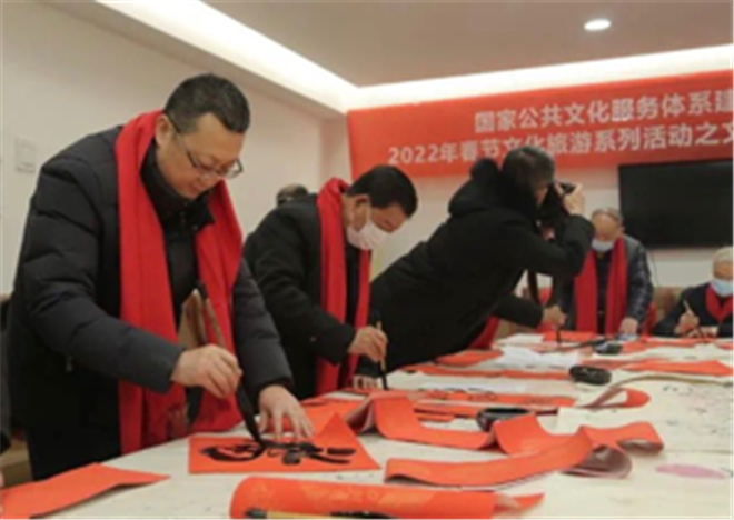 【新春走基層】“延安過大年”2022年春節文化旅遊系列活動之文化志願者“百人萬幅”春聯義寫義送活動圓滿舉辦_fororder_圖片2_副本3