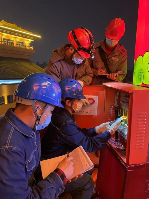 【網絡中國年·新春走基層】國網陜西電力：萬家燈火新春“掌燈人”“電”亮濃情年味_fororder_3