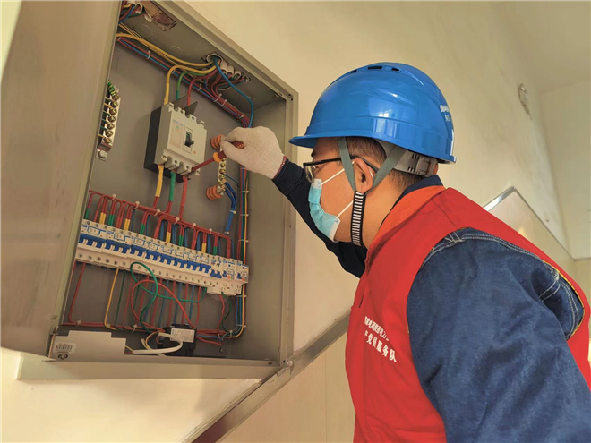國網西安市閻良區供電公司：“把脈”校園用電 護航開學季_fororder_WeChat 圖片_20220216105151_副本