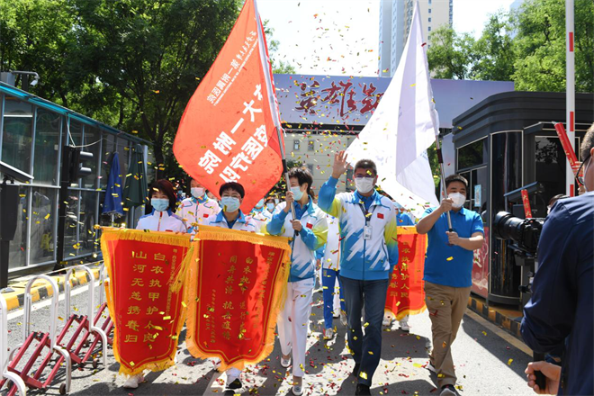西安交大一附院援吉林醫療隊及核酸檢測隊凱旋_fororder_圖片3