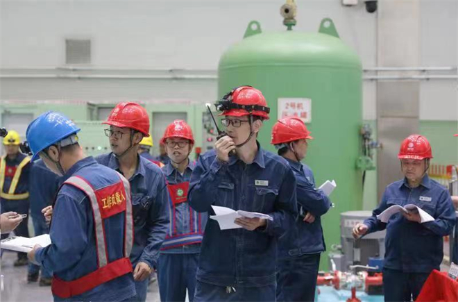 國網安康水電廠：老將煥發生機  水電賦能“雙碳”_fororder_國網安康水電廠2號機組增容改造和B級檢修後調試開機現場。