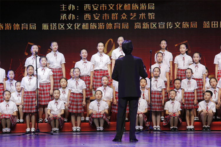 2022慶“七一”西安群眾歌咏展演活動在陜歌大劇院舉辦_fororder_2