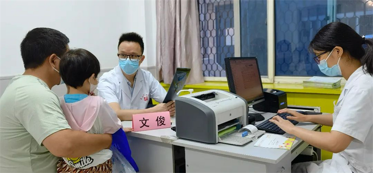 首個“西安市兒童醫院專家流動工作站”在商洛市婦幼保健院掛牌成立_fororder_微信圖片_20220801150927