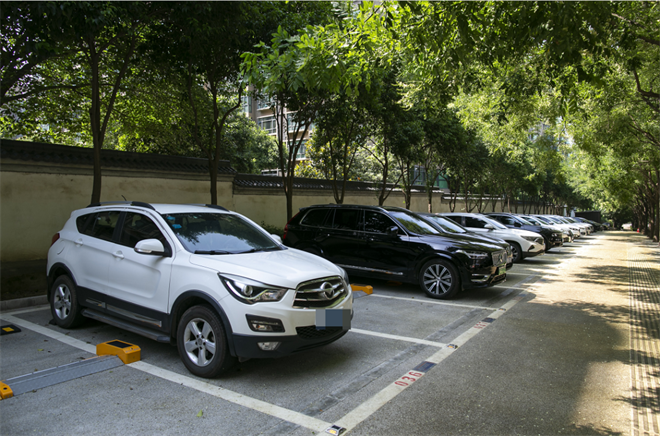緩解停車難 曲江新區這裡新建了一個停車場_fororder_微信圖片_20220805105536