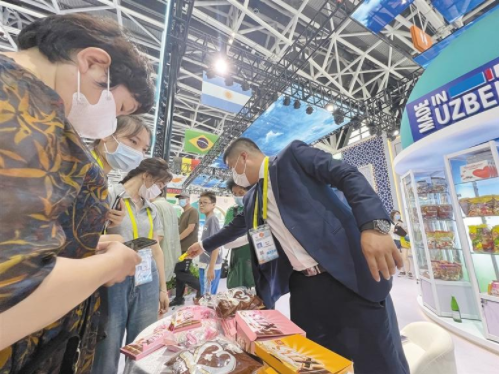 【中首陜西 圖】國際館百餘種商品各具特色 主賓國烏茲別克斯坦國家館奇妙多彩_fororder_QQ圖片20220815083954
