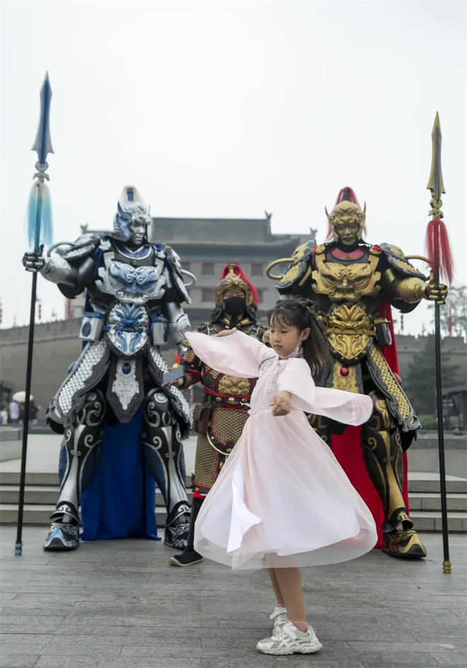 看演出 玩遊戲 這個中秋西安曲江新區分外熱鬧_fororder_圖片13