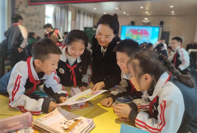 西安市灞橋區書寫民生答卷 讓群眾獲得滿滿幸福感_fororder_微信圖片_20221101091852