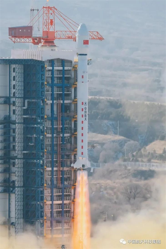 長征四號乙運載火箭發射成功 西安航天基地企業承擔重要任務_fororder_圖片1