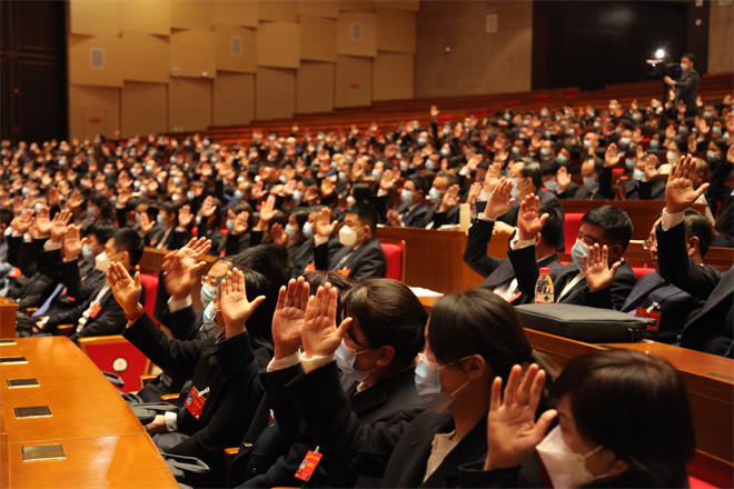 西安市第十七屆人大三次會議舉行預備會議 韓松主持_fororder_圖片3