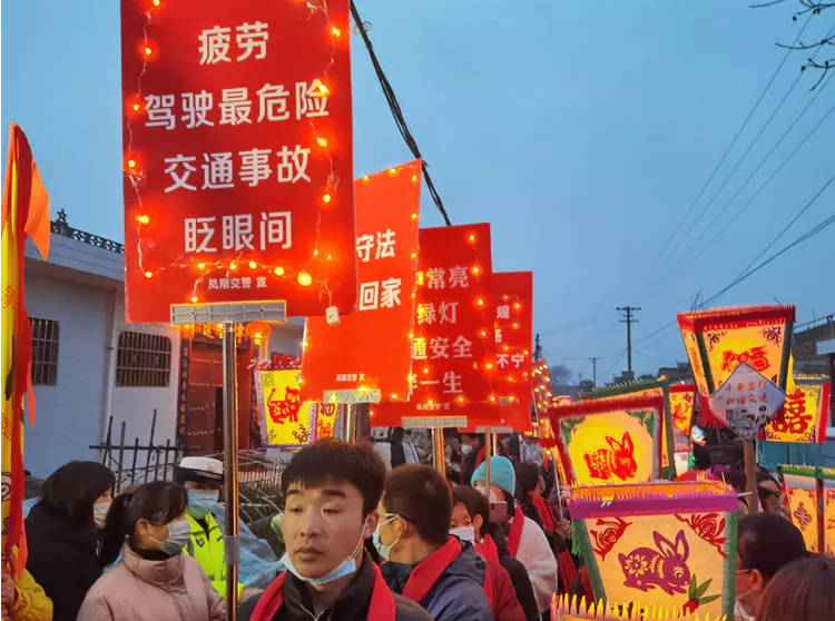 寶雞鳳翔：交通安全排燈“亮起來”
