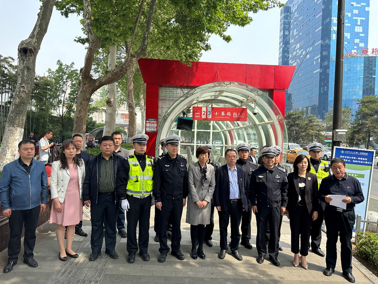西安交大一附院再添暖心舉措 小寨地鐵站開通患者服務免費直通車_fororder_圖片3